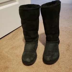 Black ugg boots